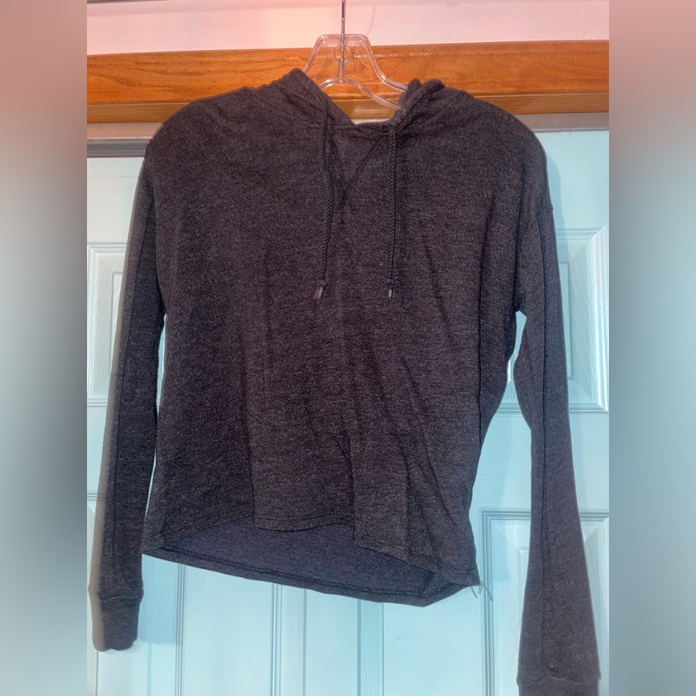 Black light weight hooded sweatshirt